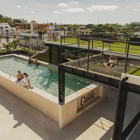 Caleta Hostel Rooftop & Pool-2